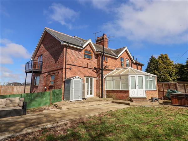 7 Kingsfield Cottages in North Humberside