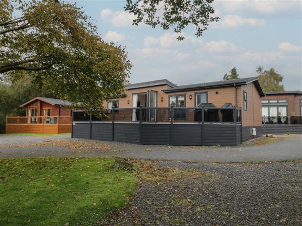 7 Lake View, 