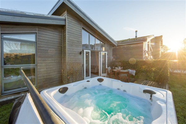 71 Una, Carbis Bay, Cornwall with hot tub