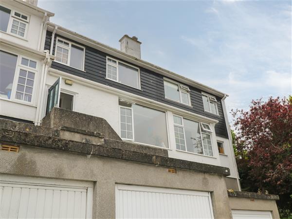 8 Bowjey Terrace in Newlyn, Cornwall