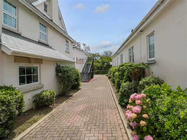 8 Manor Close in Cornwall