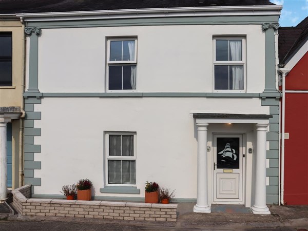 8 Stratford Villas, Llansteffan, near Carmarthen