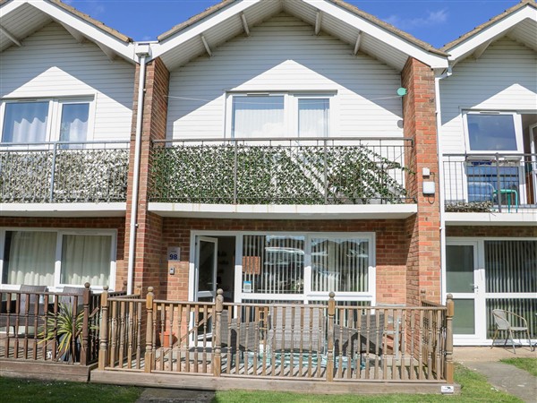 98 Waterside Park in Suffolk