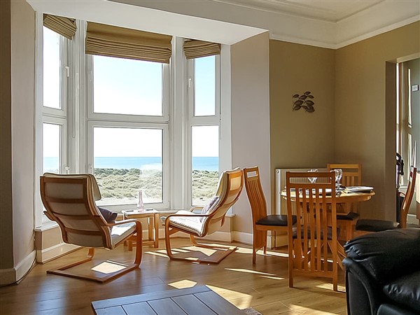 Abermaw Sea View Apartment in Gwynedd