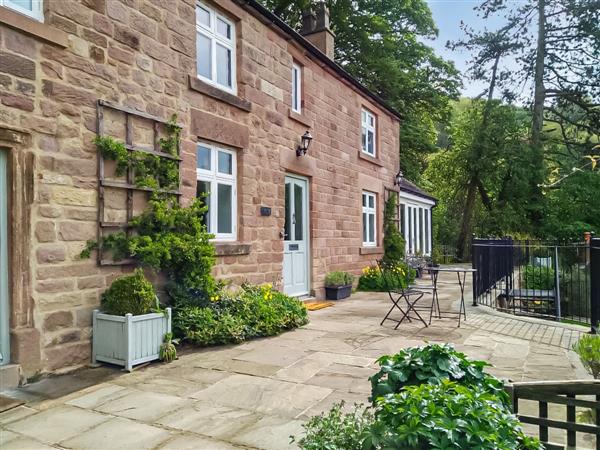 Acacia Cottage in Derbyshire