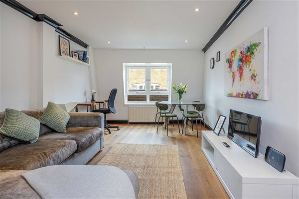 Apartment Floral, London