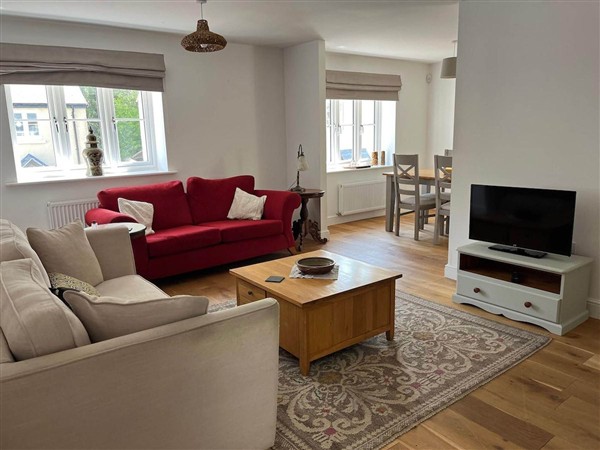 Apartment Sleeps 4 with Parking in Devon