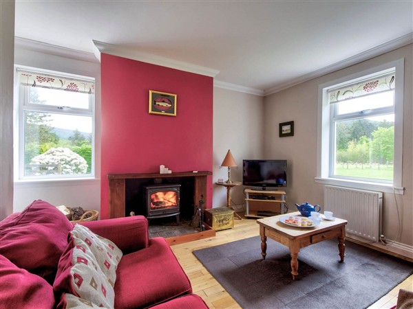 Argyll Farmhouse-Idyllic Setting-Sleeps10 in Argyll