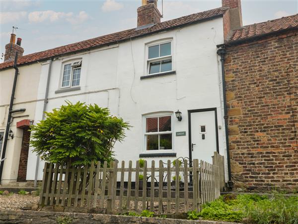 Ascot Cottage in Sheriff Hutton near Strensall, North Yorkshire