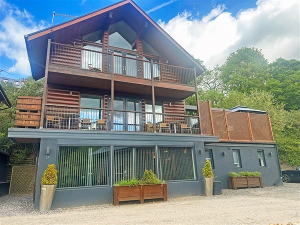 Ashgrove Country Park - Celebration Lodge Seventeen in West Yorkshire