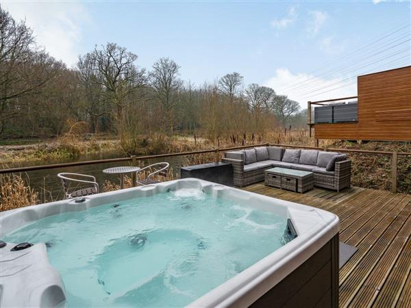 Ashgrove Country Park - Waterside Lodge Fourteen in Elland, West Yorkshire