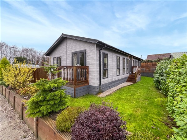 Aspen Lodge, Little Weighton