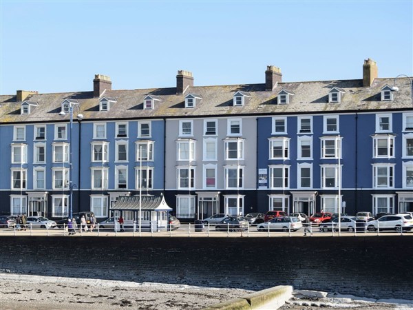 Awel Y Mor - Seaside Apartment in Dyfed