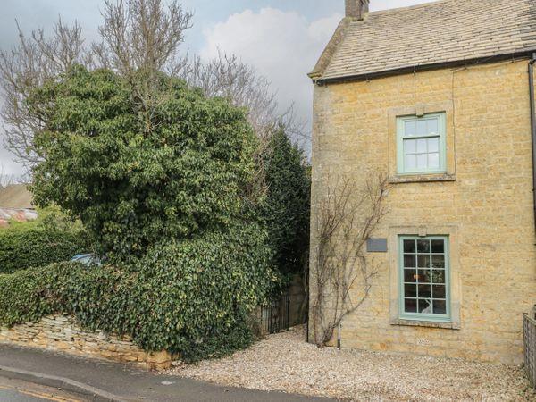 Barton Cottage in Bourton-On-The-Water, Gloucestershire