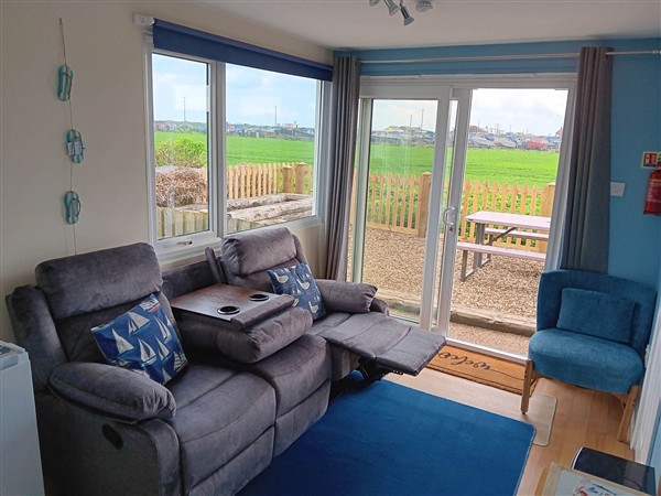 Bay View Chalet 2 Bed Sleeps 4  Pets  Garden Beach in North Humberside
