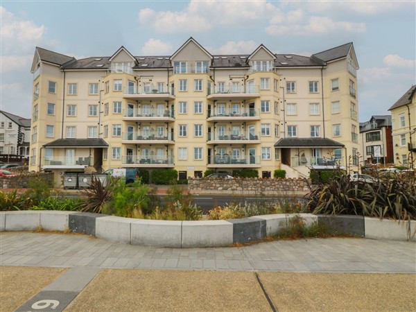 Beach View Apartment in Clwyd