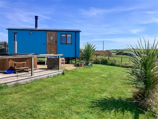 Bea's Shepherds Hut in Gwynedd