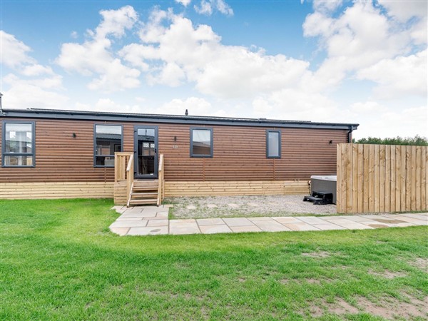 Beech Waterside Spa (Pet), 