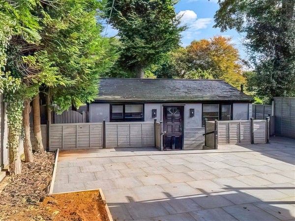 Beechlawns Cabin in Leatherhead, Surrey