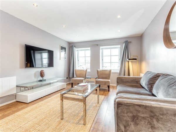 Bell Apartment in Lanarkshire