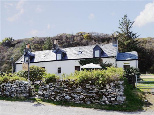 Between the Rocks and the Sea from Cottages 4 You. Between the Rocks ...