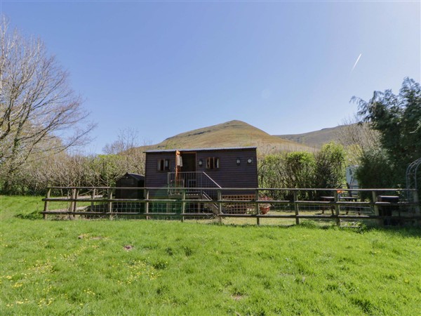 Bill's Shepherds Hut in Powys