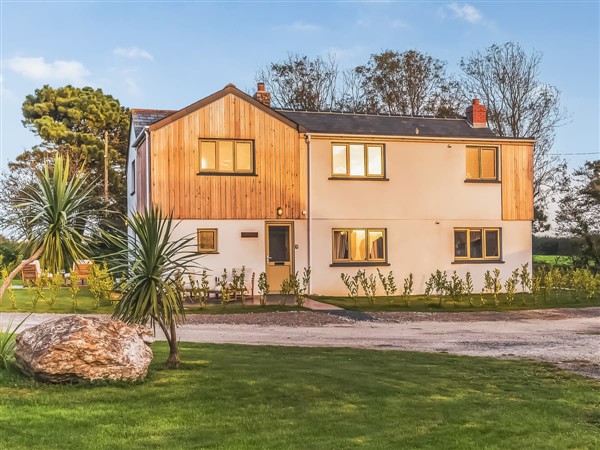 Bogee Farm Holiday Cottages - The Longstone in Cornwall