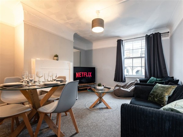 Braganza Apartments - Flat 6 in Hampshire