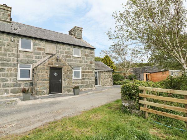 Bryn Y Bwyd from Sykes Holiday Cottages. Bryn Y Bwyd is in Tal-Y-Bont ...