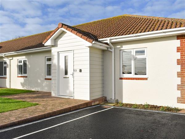 Bungalow 8 in Isle of Wight