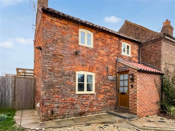 Butterfly Cottage in Maltby Le Marsh, near Mablethorpe, Lincolnshire