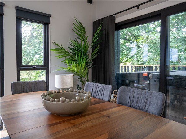 Cabin 3.0 (Pet), 