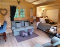 Cabin for 2 - Wood Burning Hot Tub & Fire - Lanarkshire