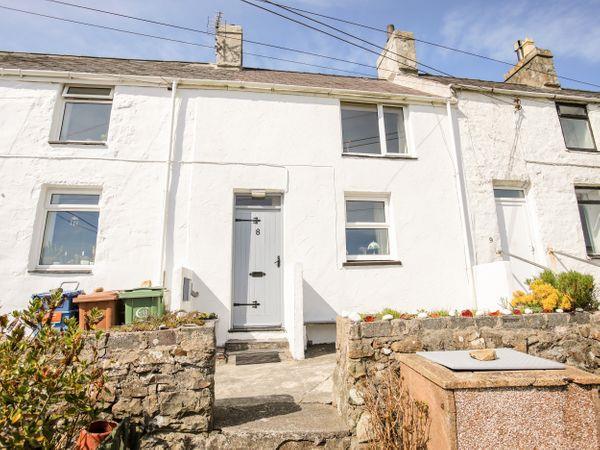 Cam Cyntaf Cottage in Llithfaen, Gwynedd sleeps 4