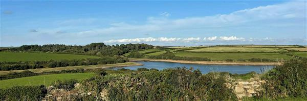 Canvas hideaway with en-suite shower at Treganhoe Farm in Cornwall