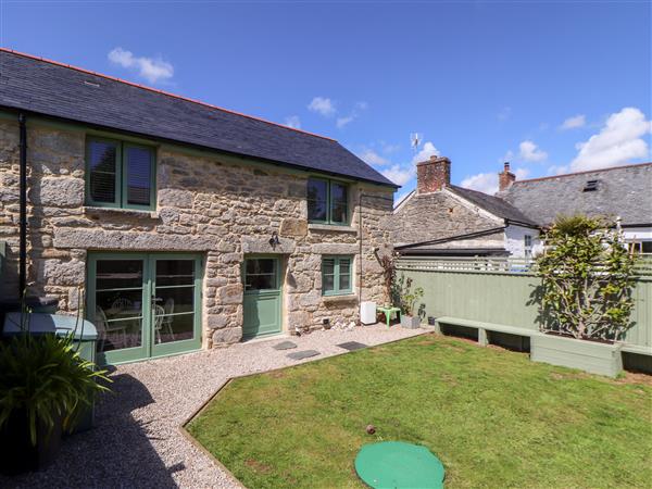 Captain's Rest in Godolphin Cross near Breage, Cornwall sleeps 4