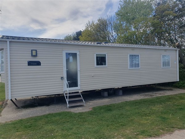 Caravan 325 in Suffolk