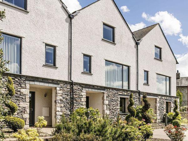 Carus Town House No 6 in Baslow, Cumbria