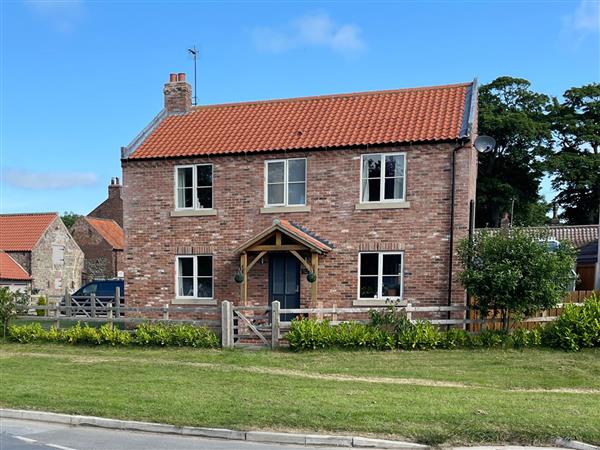 Cherry Tree Cottage in Atwick near Hornsea, North Humberside
