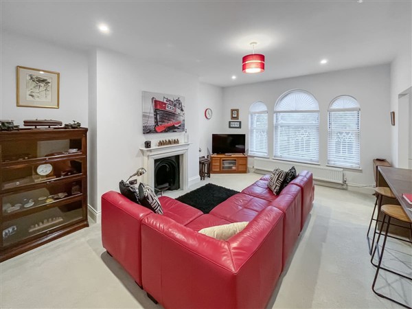 Chic @ 83 in East Sussex