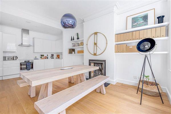 Cinnamon Apartment in London