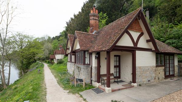 Cliveden Ferry Cottage in Buckinghamshire