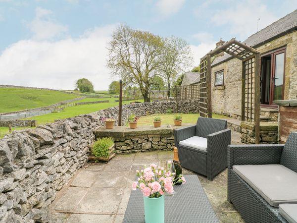 Clover Cottage at Pikehall in Pikehall near Winster, Derbyshire