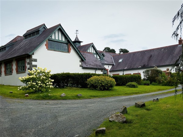 Coach House in Powys