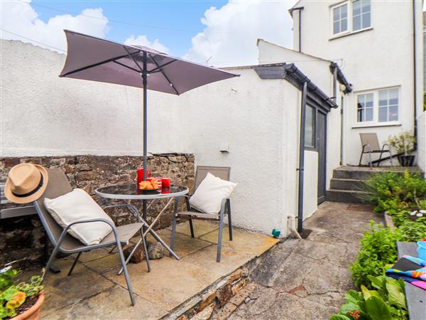 Cobblestone Cottage in Cornwall