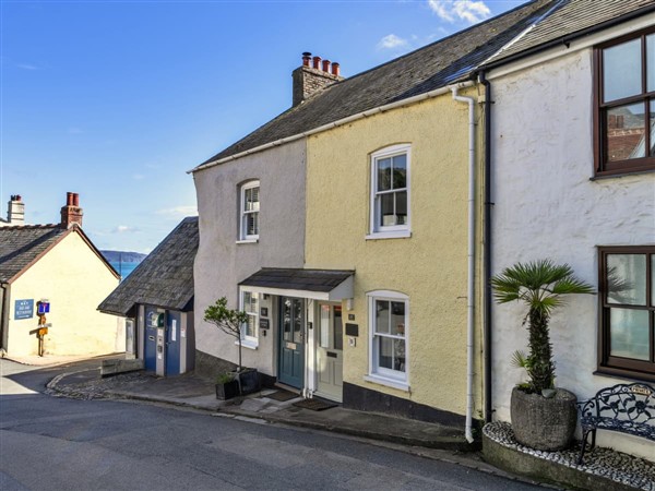 Cobblestone Cottage in Cornwall