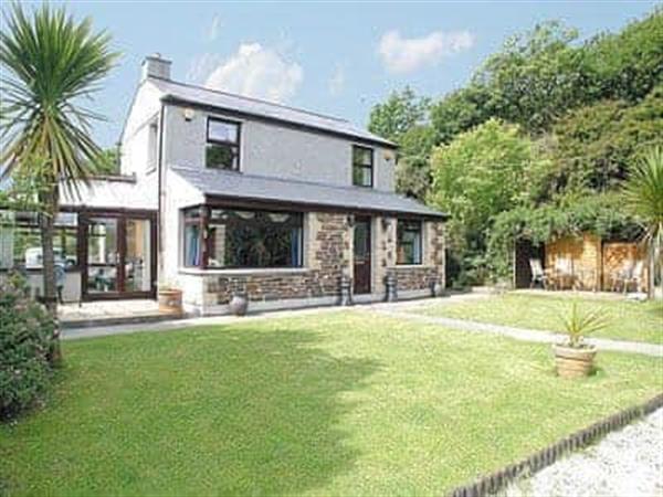 Coombe End Cottage in Carn Brea, Redruth, Cornwall