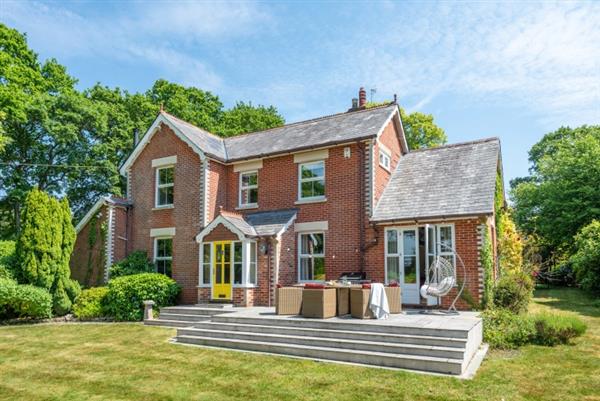 Corner Cottage in Hampshire