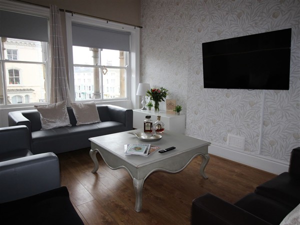 Cornerhouse Apartment 3, 