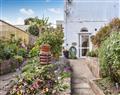 Relax at Cosy Garden Retreat; Isle of Wight